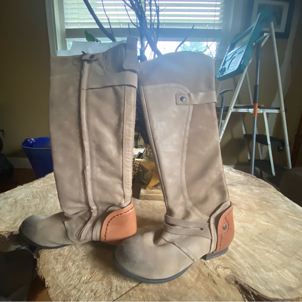 Used! Kelsi Dagger Jayna Boot 9.5M, no Box.